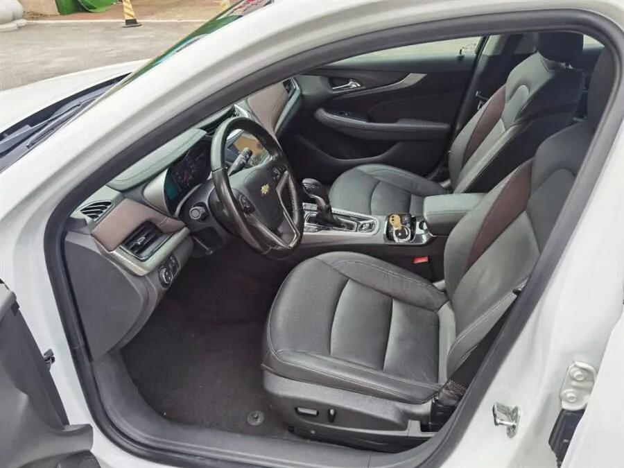 雪佛兰迈锐宝2.0白色黑顶街拍,雪佛兰迈锐宝拆车测评