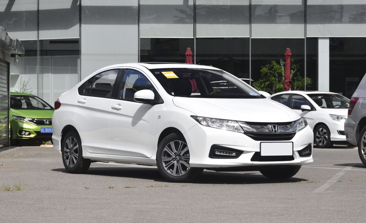 飞度三厢版价格,飞度地球梦1.592还是95