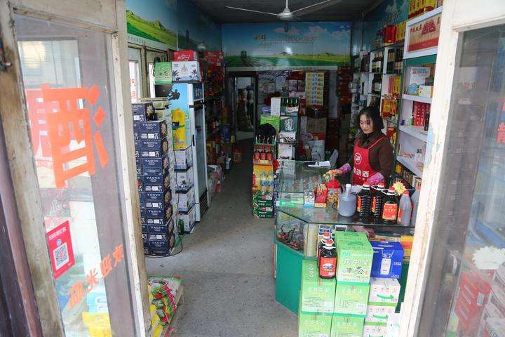 为什么孩子午饭总是来不及吃？一位爸爸跟踪孩子后，很意外