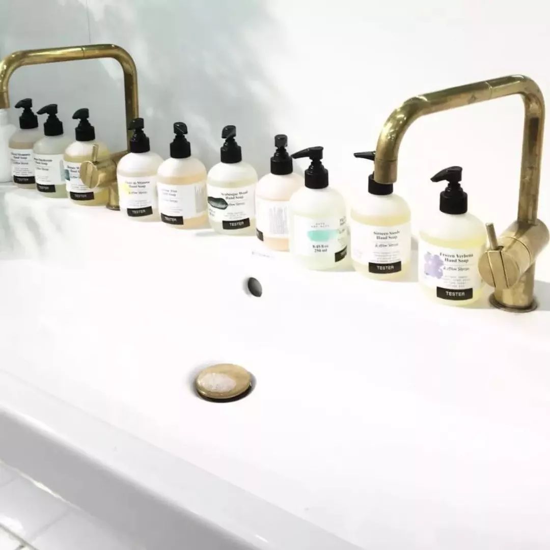 ZARA竟然出彩妆了