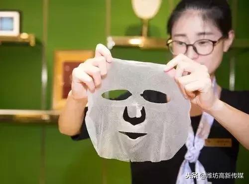 愤怒!一片三五元面膜贴医美标签售价15元!商家:太便宜了消费者不会信