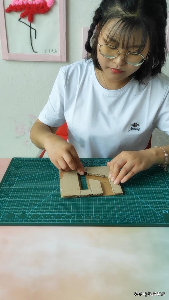 用废纸箱diy密码存钱罐，存钱方式很好玩，宝宝非常喜欢