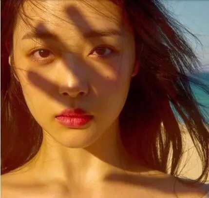 财阀控制中的韩娱圈，进行“黄色”交易，女星不堪*力暴**自杀身亡