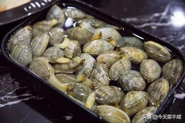 花蛤吐沙放香油是真的吗,花蛤怎么吐沙干净放香油