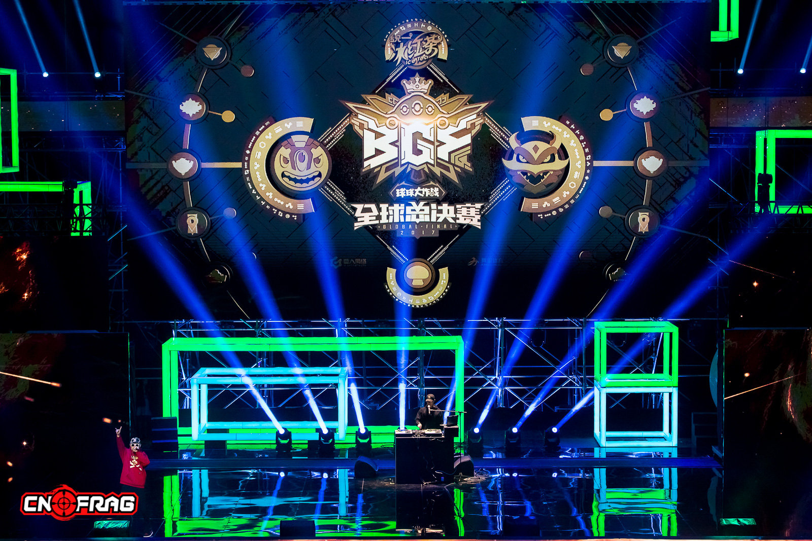 TheYearinPhotos-cnFrag2018年度电竞图片