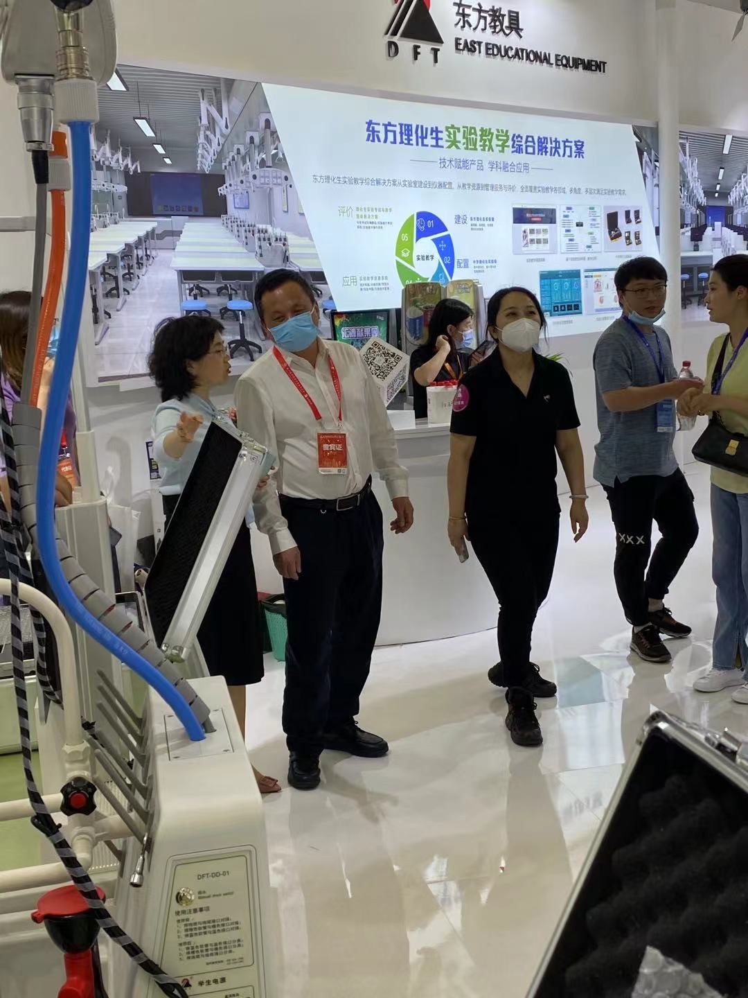 东方教具独家冠名79届中国教育装备展示会传统教装企业向阳再出发