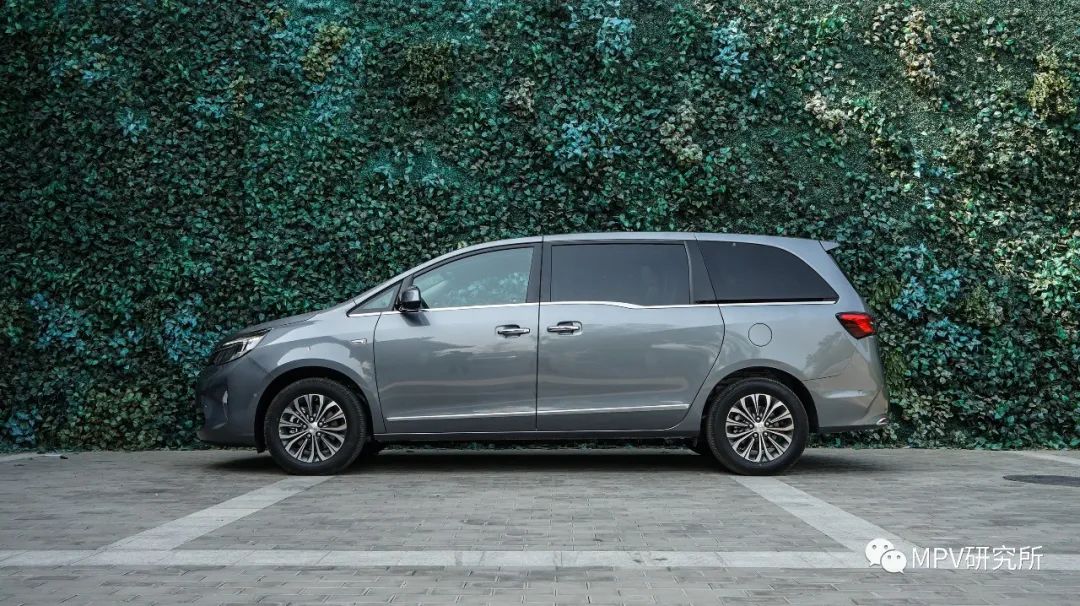 别克新gl8商务车报价及图片,别克gl8es尊享版新车优惠多少