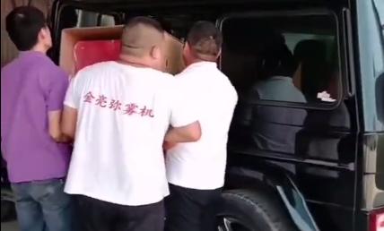 生物质颗粒炉:小炉子坐上大奔驰“出嫁”