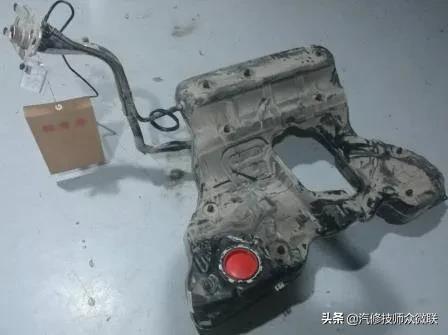 奥迪新车油箱提示故障怎么解决,奥迪a6故障码显示油箱排气阀断路