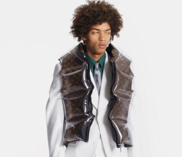 LV“转行”卖空气？一件充气夹克30000块，网友：我出3块