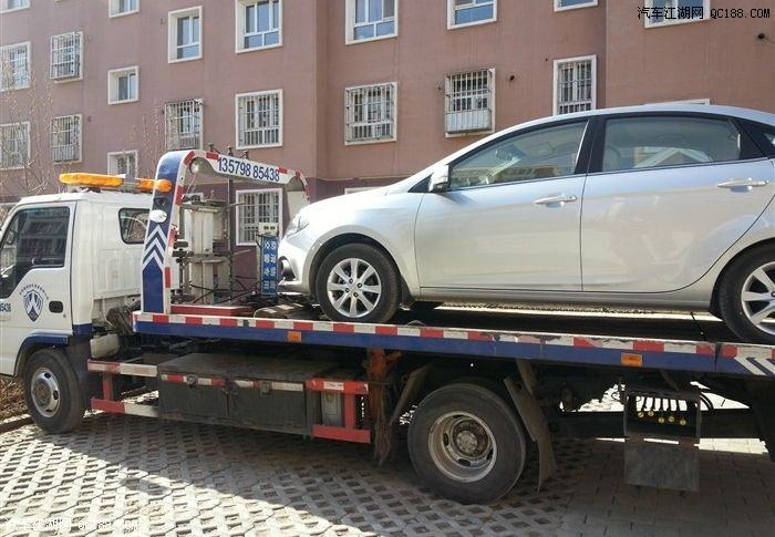 车被碰到了可以要求赔哪些费用,车被交警拖走了回去之后怎么追究