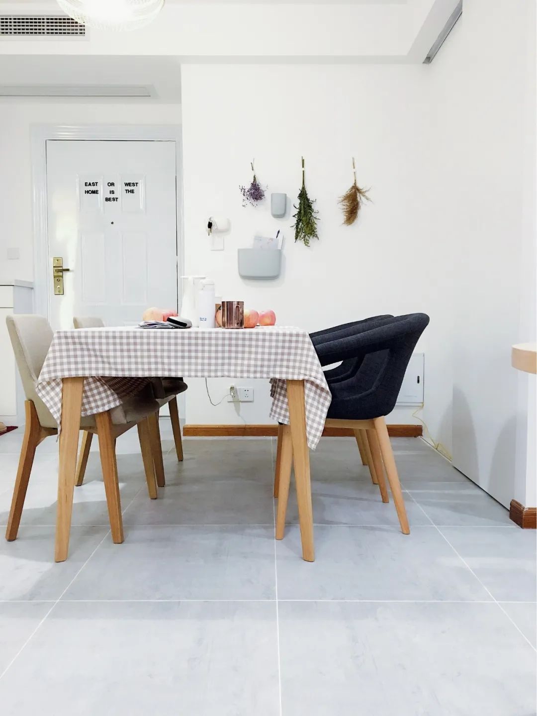 黑白灰现代简约风格铺什么地砖,简约式最流行灰色地砖