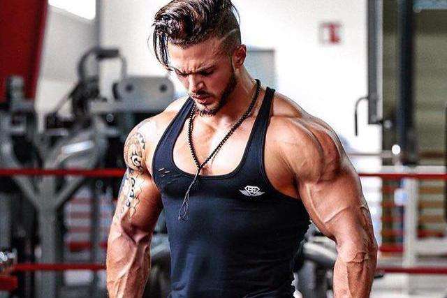 皮肤松弛胸部下垂的矫正方法来了,胸部大下垂怎么练最有效果