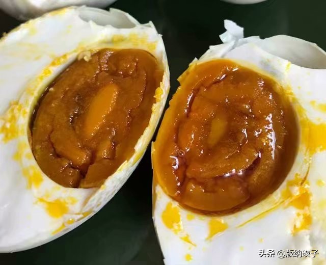 咸鸭蛋怎么腌制才能个个流油,咸鸭蛋怎么腌制才能起沙流油