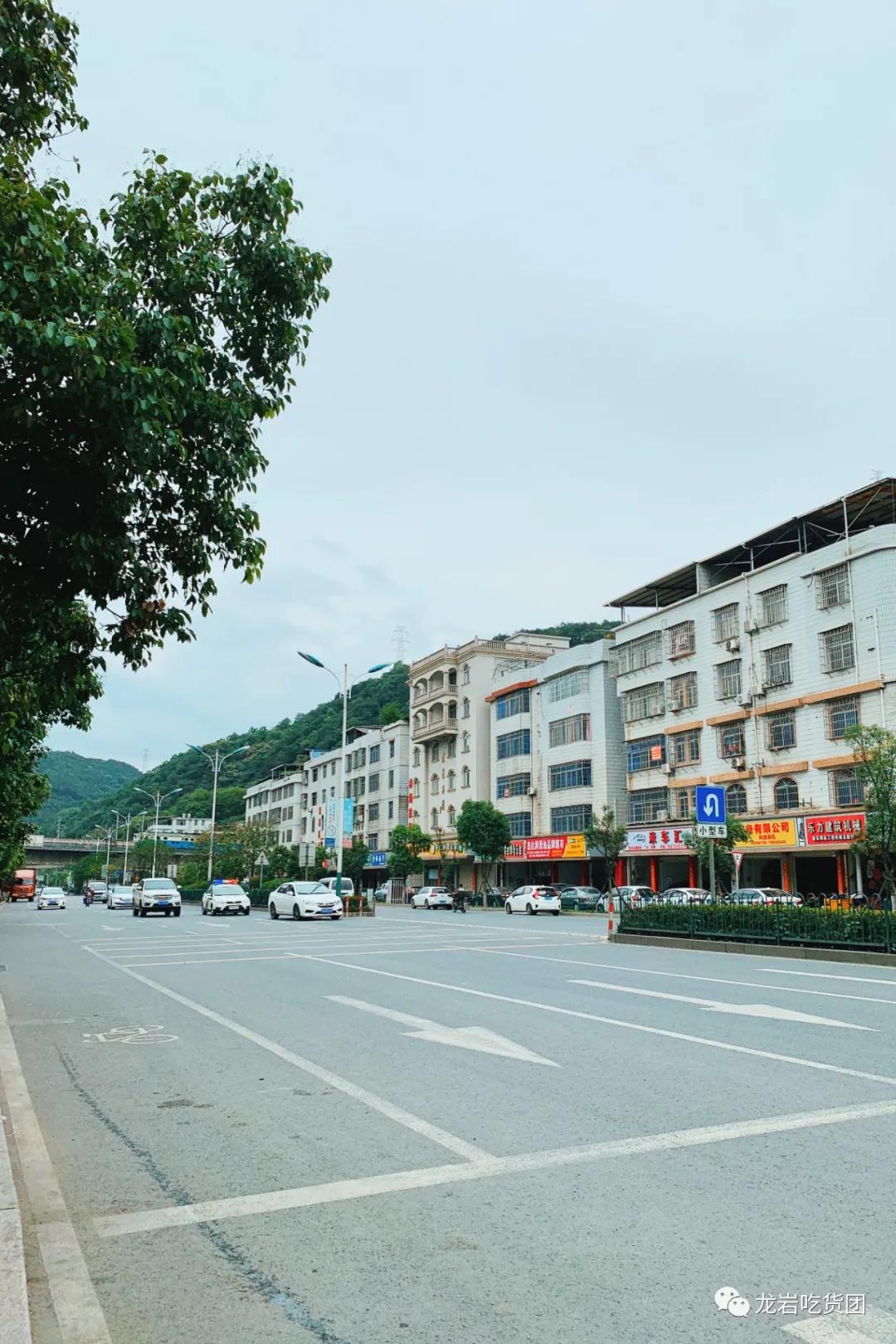 走吧，去龙门镇，吃上一整天