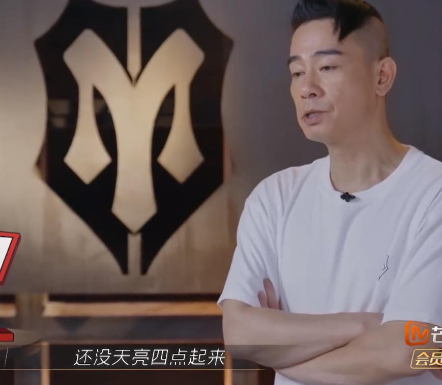 李承铉谈与戚薇的孩子,李承铉陈小春家庭幸福