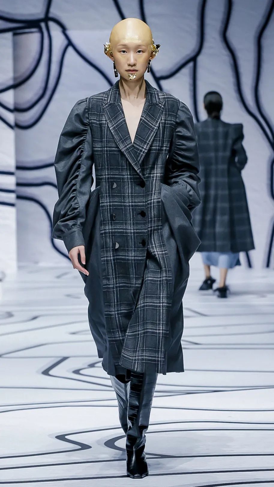 2021秋冬女装款式流行趋势,2018秋冬趋势报告巴黎时装周