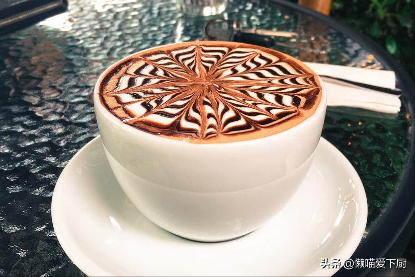 摩卡咖啡和拿铁咖啡哪个热量高,摩卡咖啡和椰椰拿铁哪个好喝