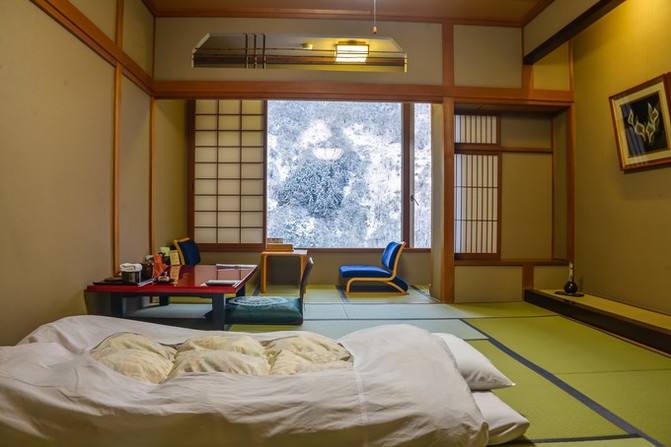 卧室显得拥挤怎么设计衣柜,卧室太小怎么改造收纳