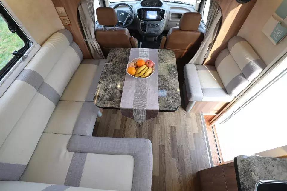 骏驰雷霆一号房车,骏驰房车直播间