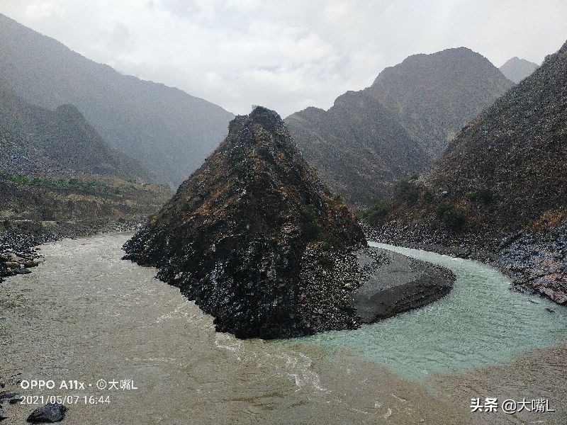 比亚迪唐穿越丙察察,4+2出行方式