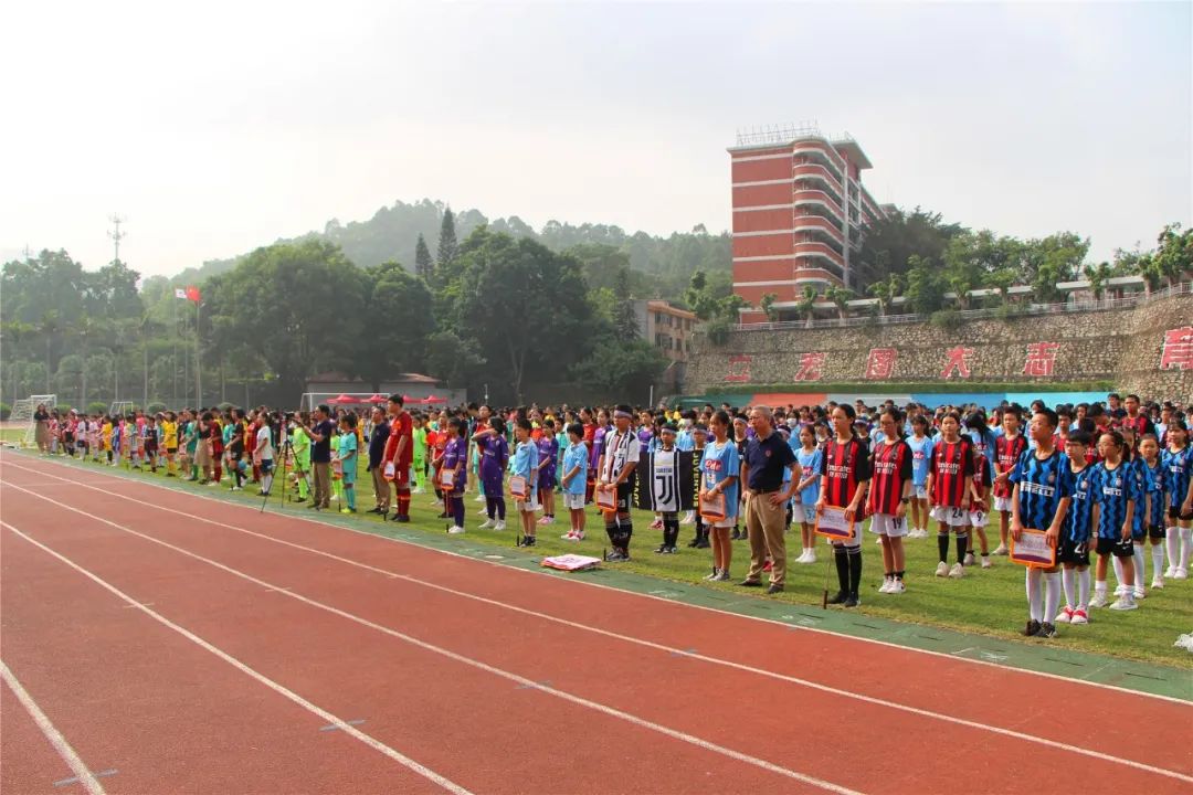 校园足球点燃绿茵梦想,校园足球联赛拉开序幕