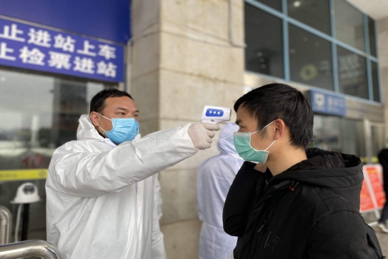 发热性皮疹,成人发热伴皮肤出疹