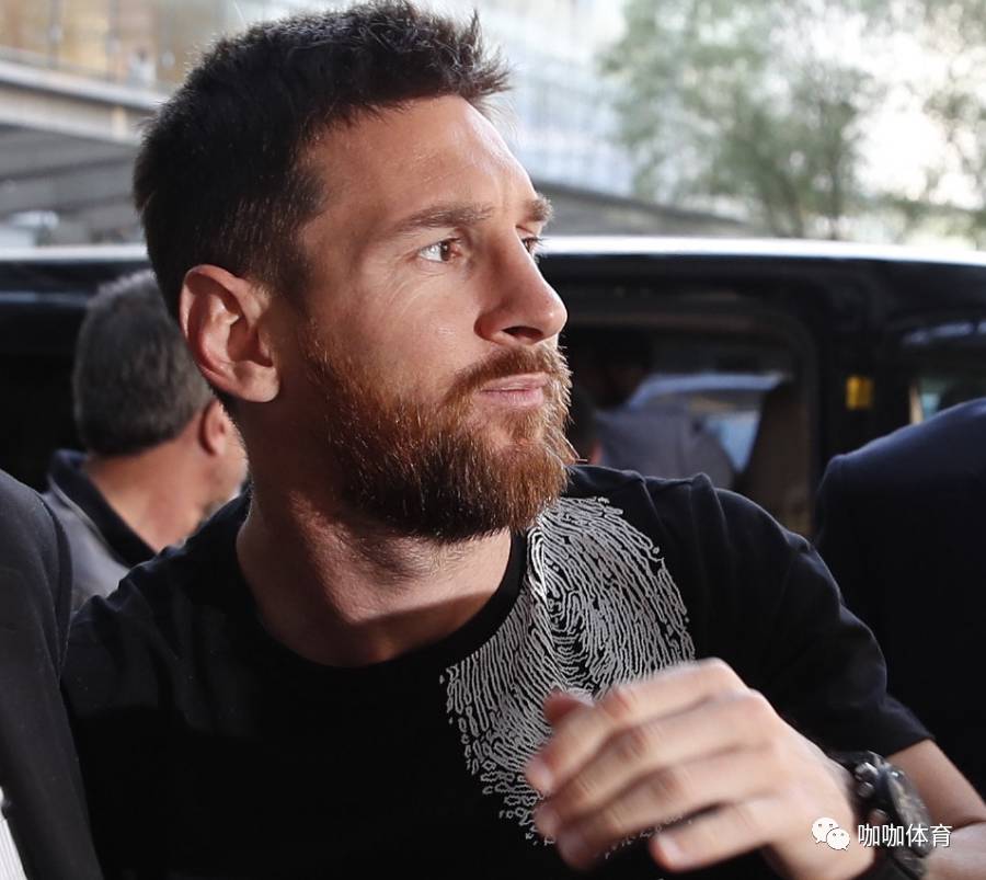 梅西被卡卡球迷骂过吗视频,球迷骂梅西完整视频