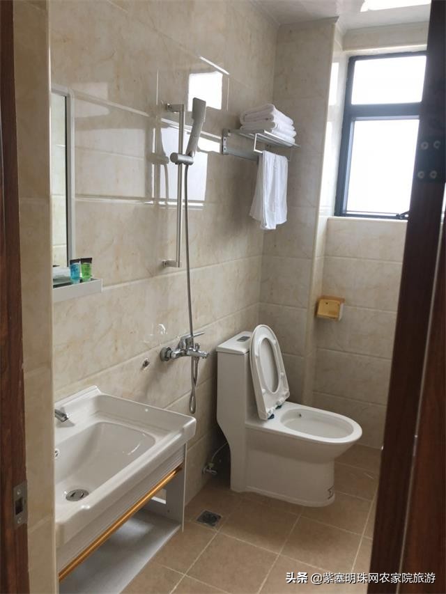 这个地方的海水媲美三亚，阳光，沙滩，海浪-广东双月湾庆利小栈