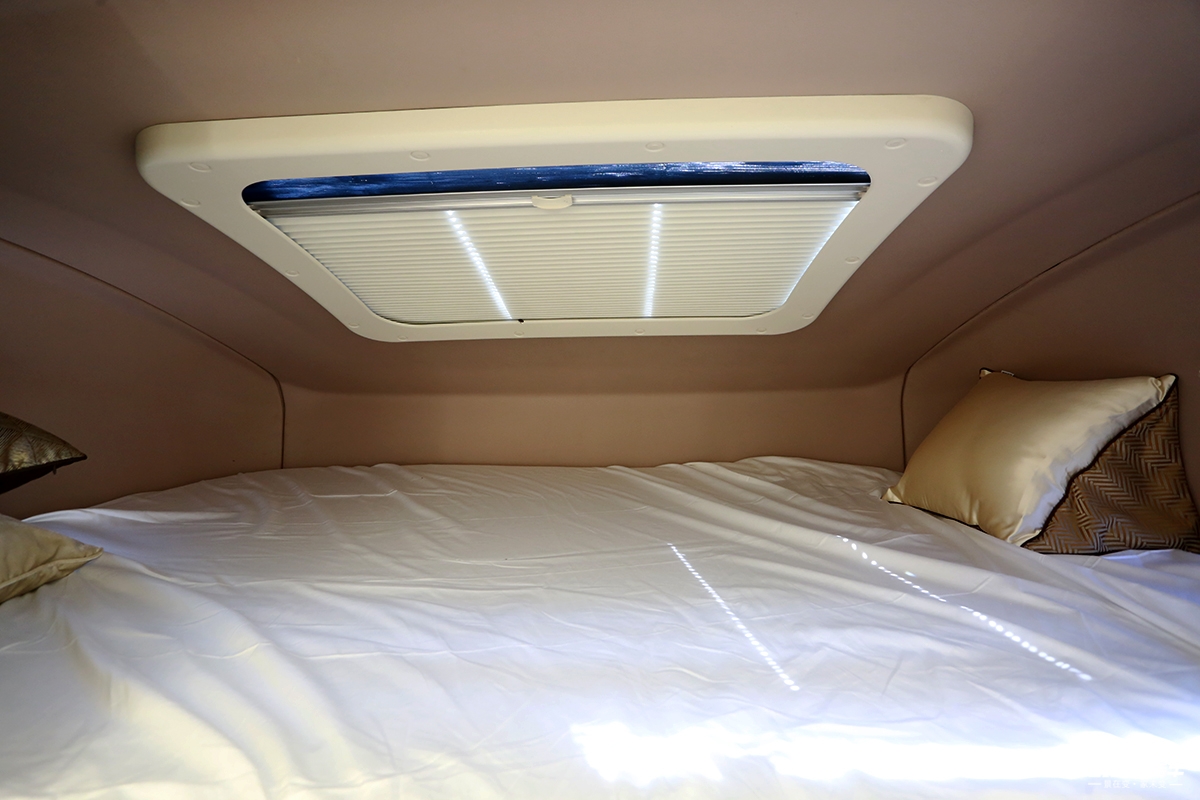 上汽大通maxusv90别墅版房车,大通原厂v90c型房车2021旗舰款