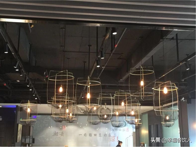 大众点评品类榜首！这家“土到极致”的湘菜馆是如何做到的？