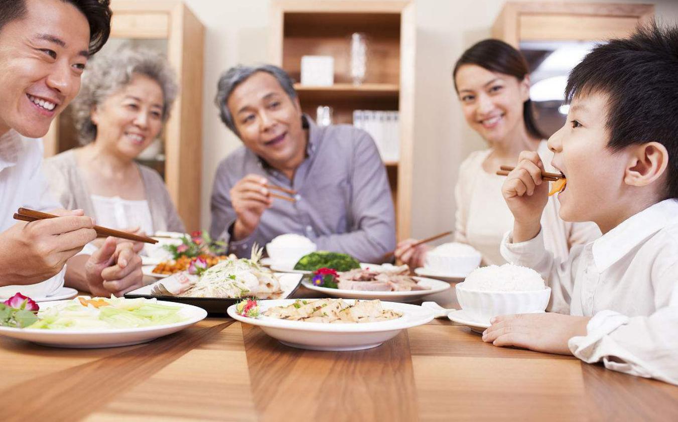 孩子每天三餐都吃为何瘦得皮包骨,孩子明明吃得多还是瘦