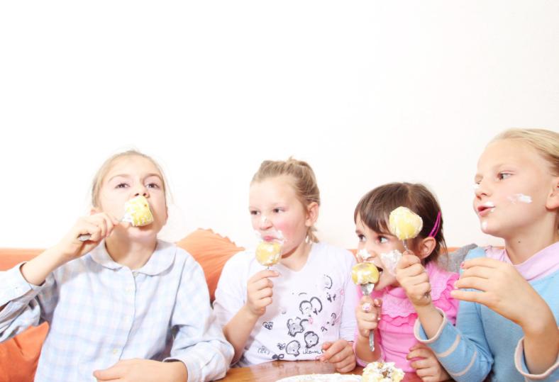 小孩满口蛀牙怎么办,儿童吃什么造成蛀牙