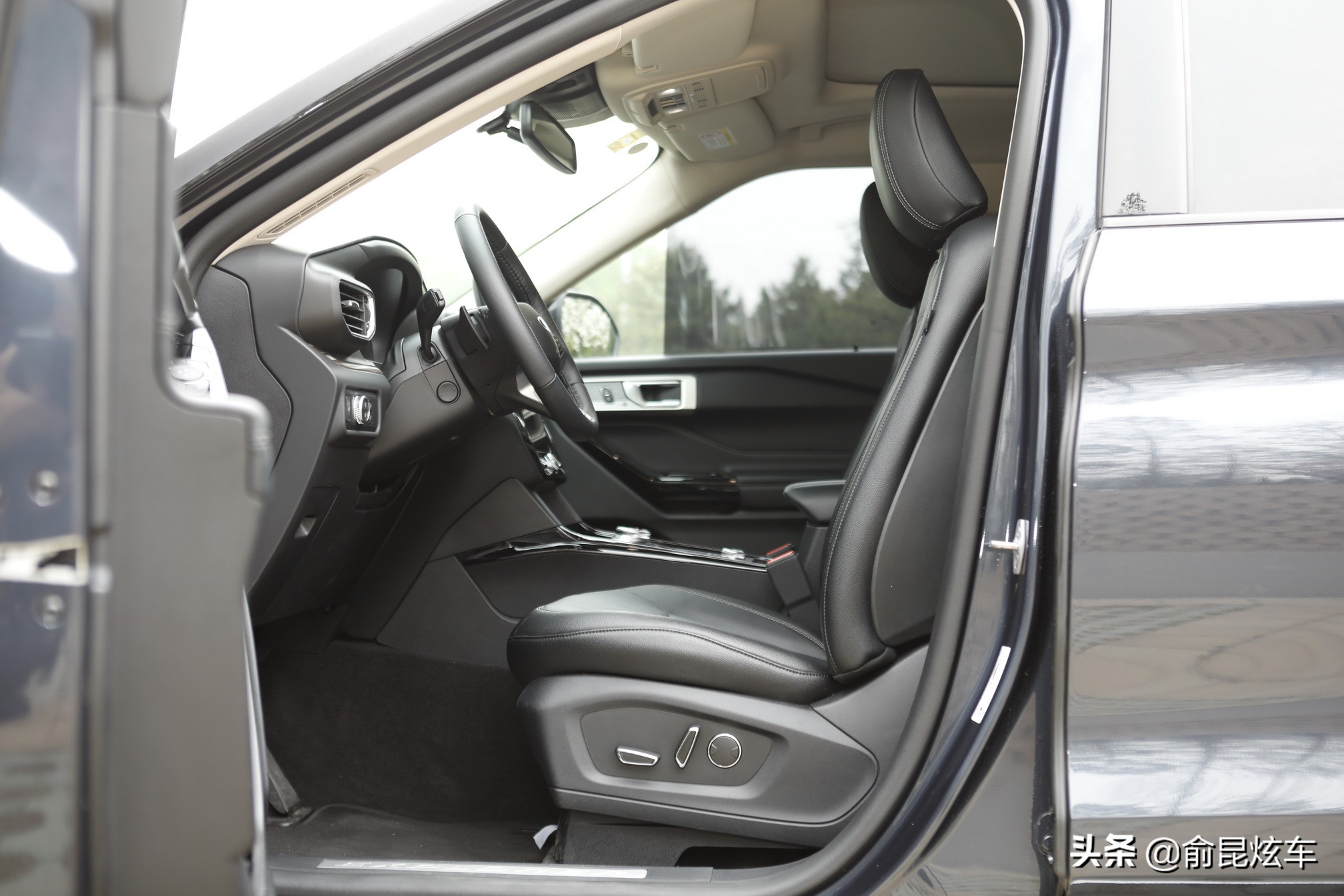 全新大七座suv福特探险者,帅气十足的性能轿跑suv