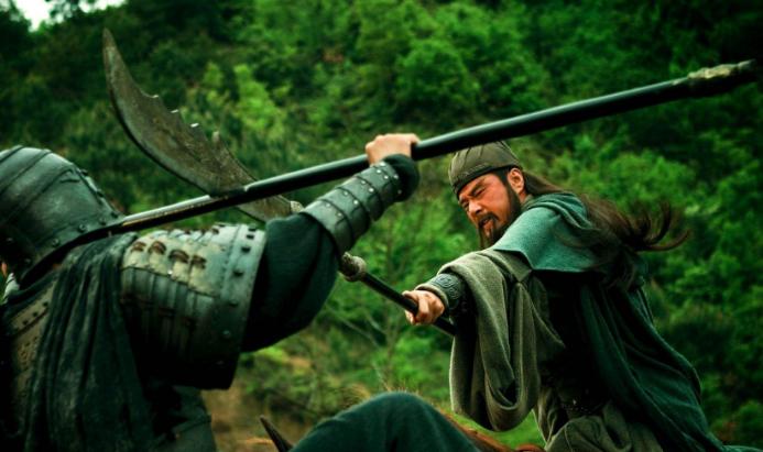 三国战纪关羽拿剑视频,三国战纪关羽能拿什么道具