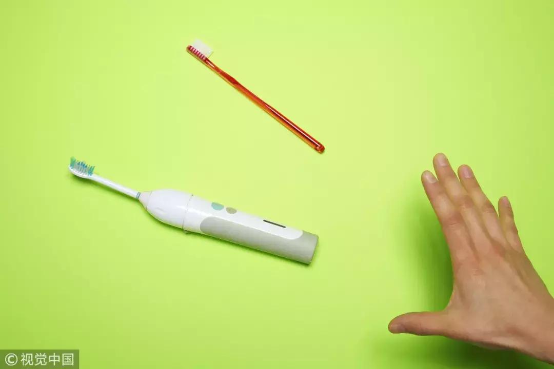 传统牙刷好还是电动牙刷好,电动牙刷vs普通牙刷到底有啥区别
