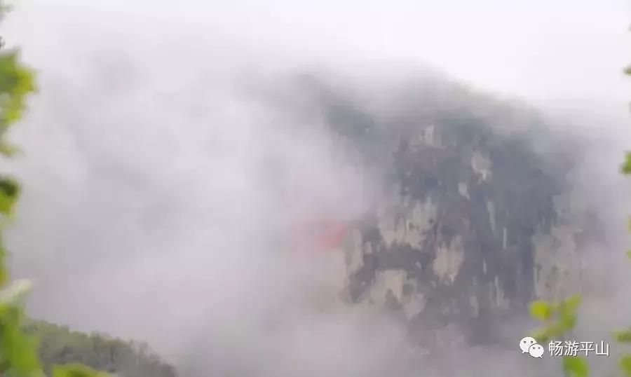 暮春之雨潇潇落,仙山云雾缥缈间~