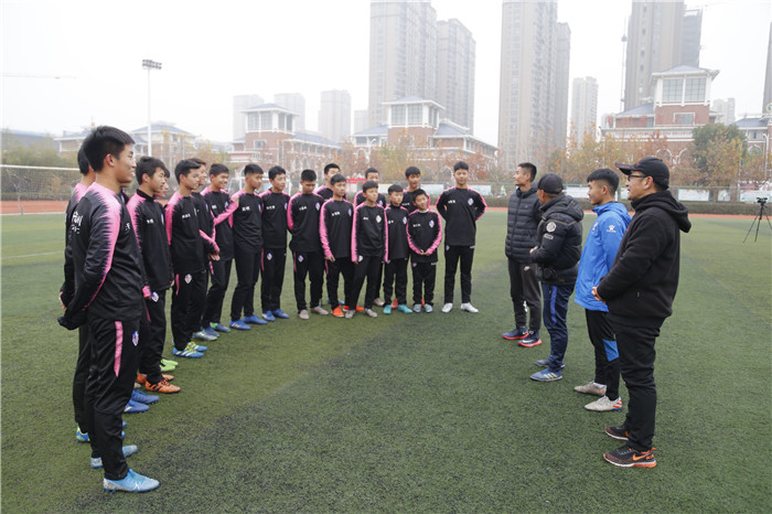 闃滈槼闈掑皯骞磋冻鐞冭仈璧涘崄涔濅腑,缁胯尩杩芥ⅵ鏍″洯瓒崇悆鑱旇禌