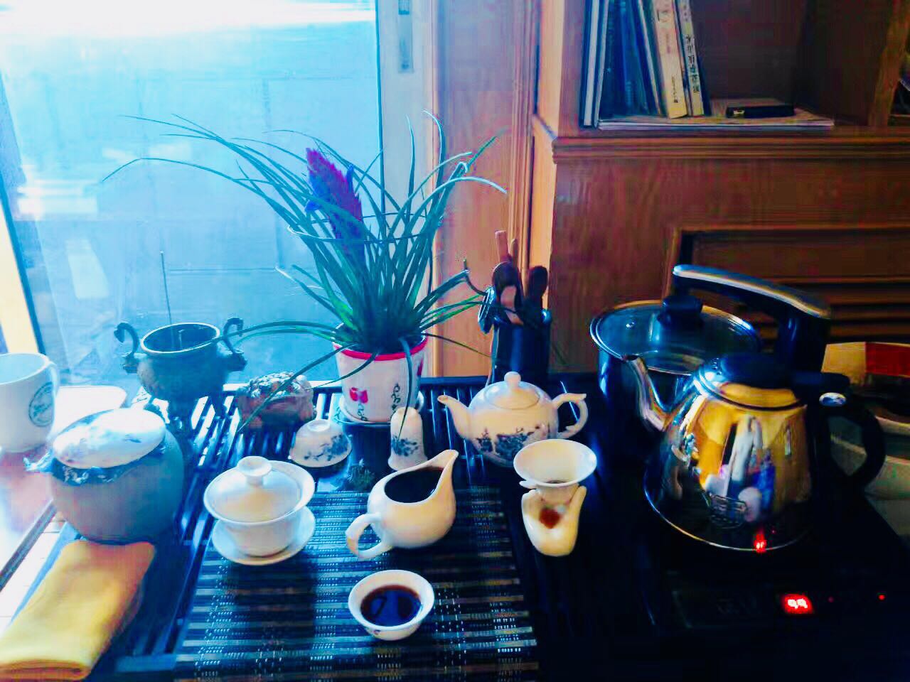 浓茶两三盏：生津止渴，可解人间烦忧