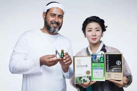 她去了100多个国家游玩,结果玩着玩着变成亿万富翁