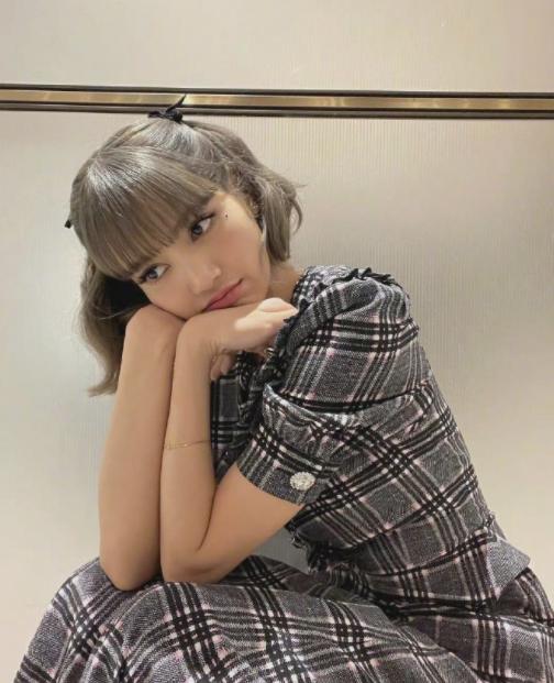 lisa和伯贤的solo销量谁厉害,lisa的solo有吉尼斯纪录吗