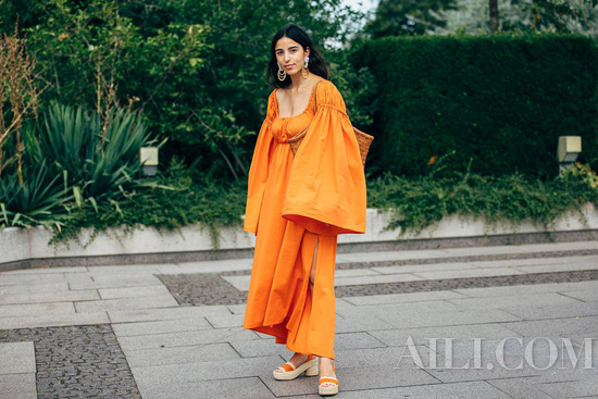 适合黄黑皮的橘色,黄皮适合穿亮橙色