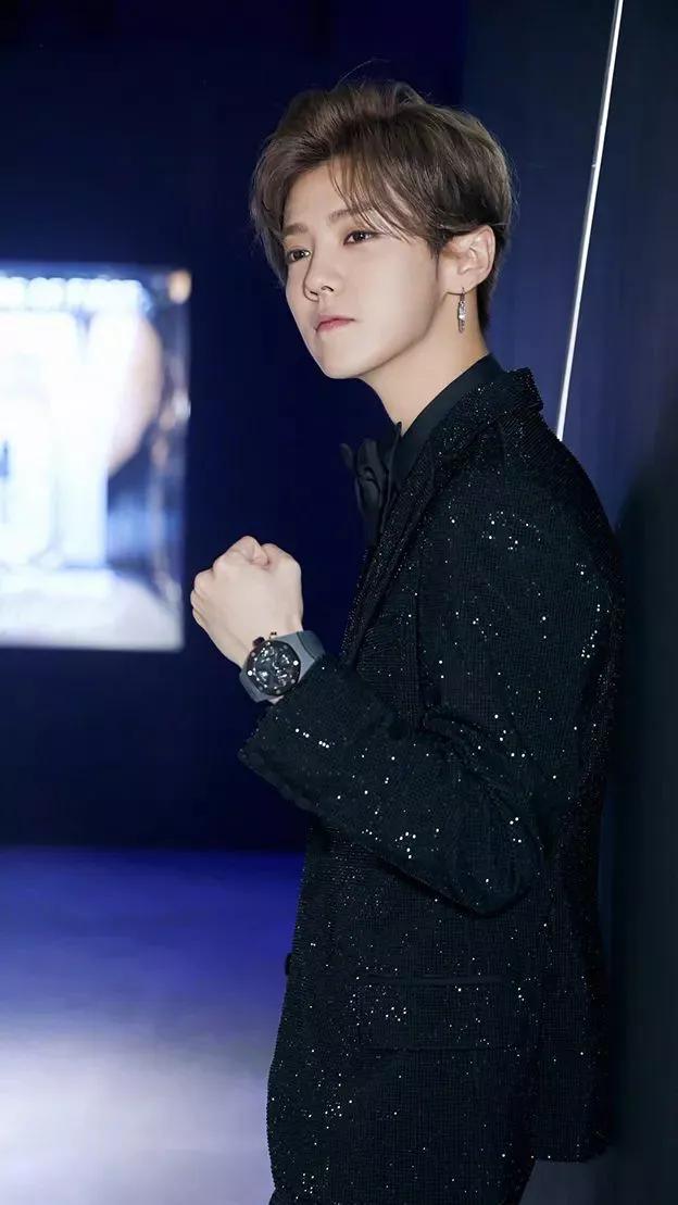 鹿晗壁纸无水印,鹿晗背影壁纸最新