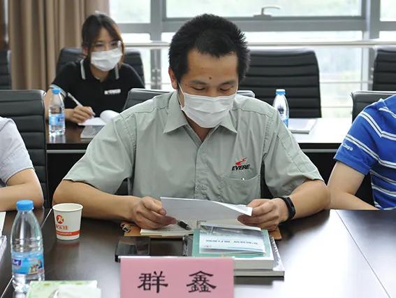 【挺外贸！*党**员在行动】面对面他们为出口企业解疑难……