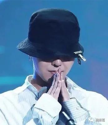 权志龙和jennie约会穿什么鞋,权志龙与jennie的穿搭