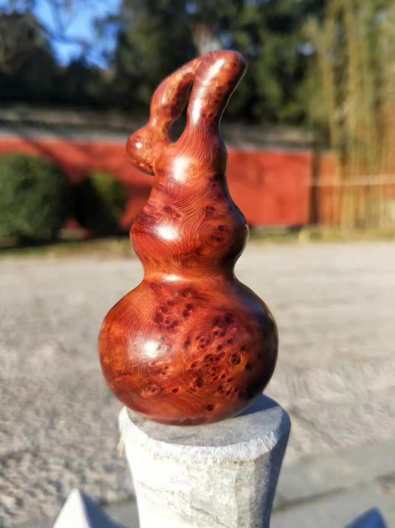 怎么盘玩琥珀木手把件,怎样盘玩榆木把件