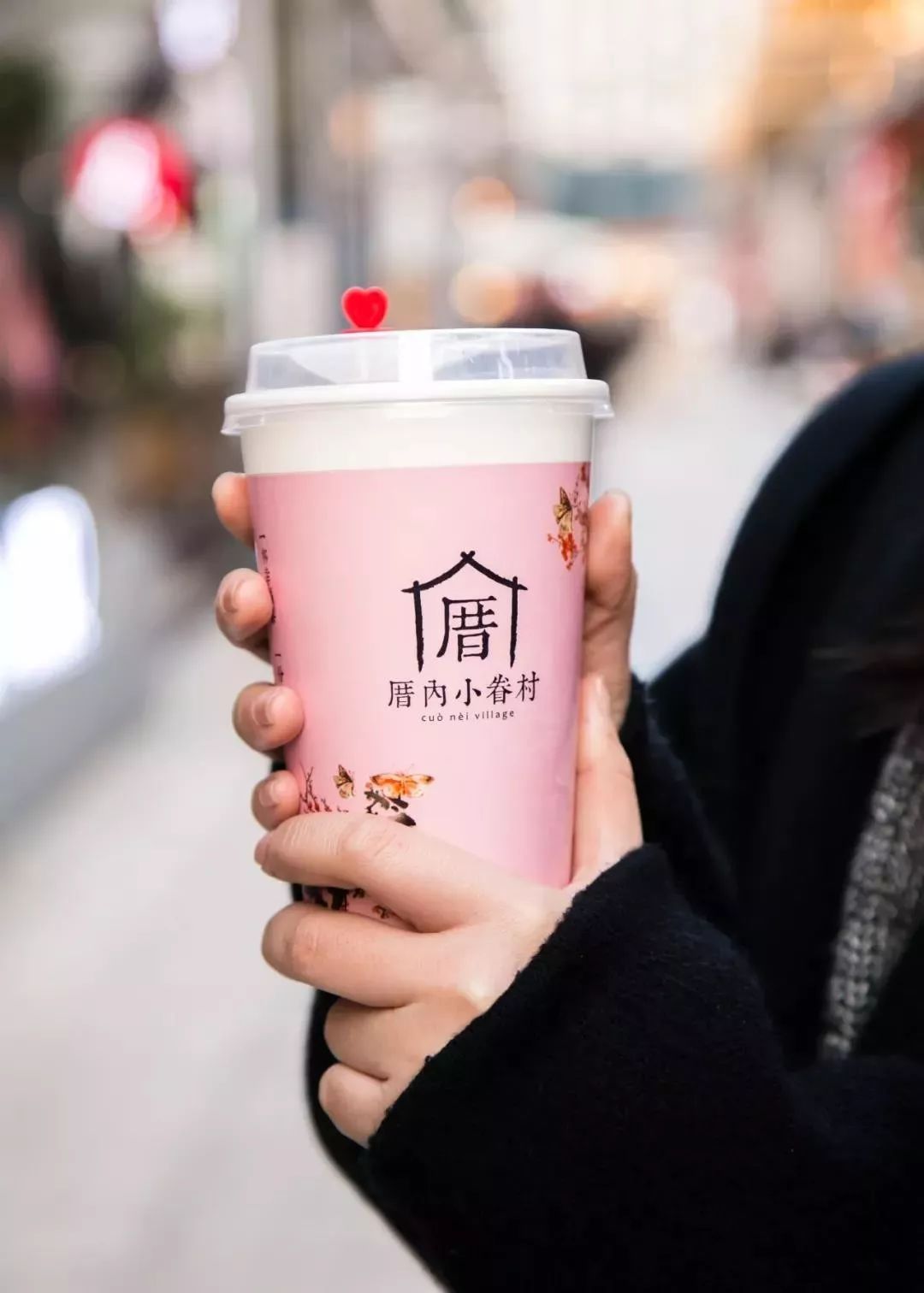 会喷火的“炙烤奶茶”来台州了，敲碎了更好喝！