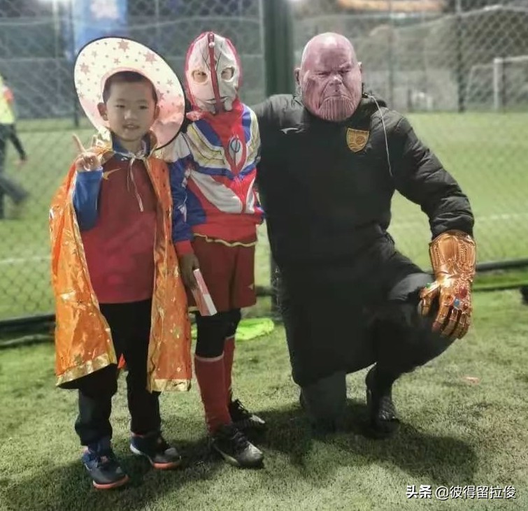 青岛红狮足球俱乐部,青岛红狮足球比赛