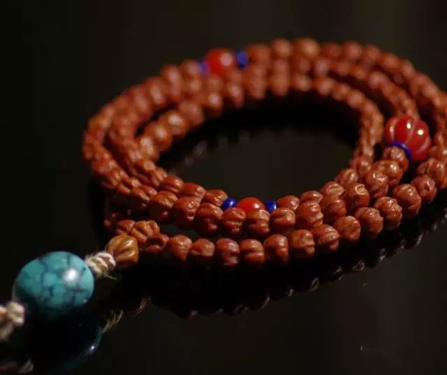 文玩手串刚开始买哪个比较好,新手最适合入手的文玩手串价位