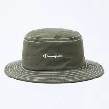 帽子戏法衣服穿搭,穿搭帽子选什么颜色的